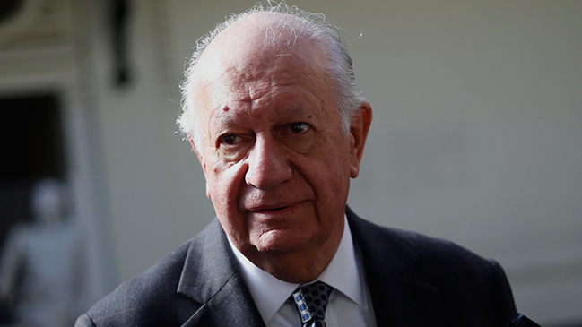 Lagos: No es demérito perder en democracia, pero la obligación es cambiar las encuestas