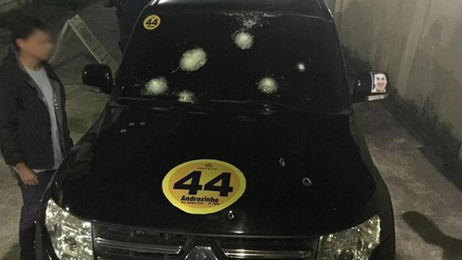 Candidato a alcalde en Brasil se salvó de atentado disparando a pistoleros