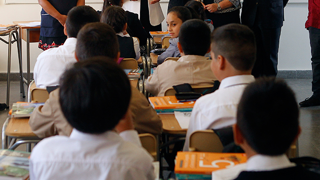 Mineduc: La comunidad escolar debe liderar debate sobre división por género en colegios