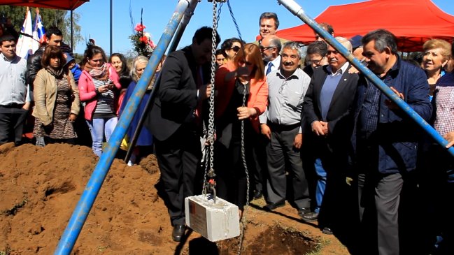 La primera piedra: 148 familias comenzaron la construcción de sus casas en Mafil