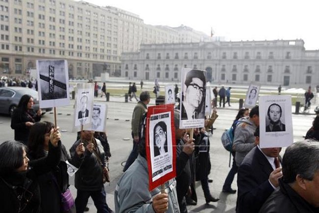 Víctimas de la dictadura consiguieron levantar secreto del informe de la Comisión Valech