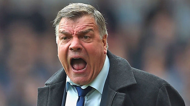 Sam Allardyce acordó dejar su cargo como técnico de Inglaterra