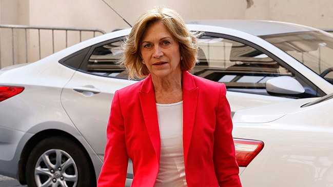 Propuesta de Matthei para Providencia convirtió a los mimos en trending topic