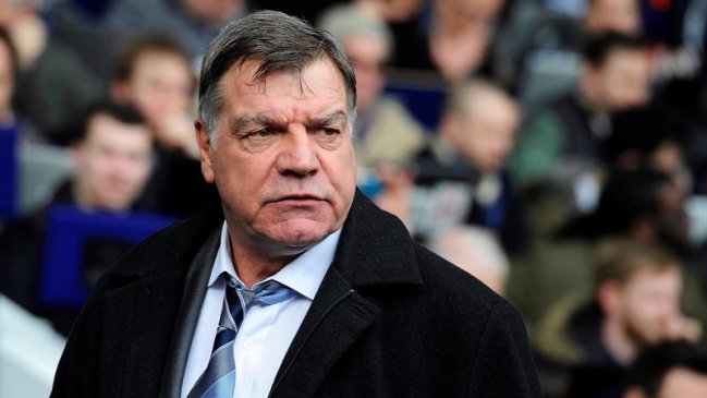 Ex DT de Inglaterra: Cometí un error estúpido, pero no voy a retirarme