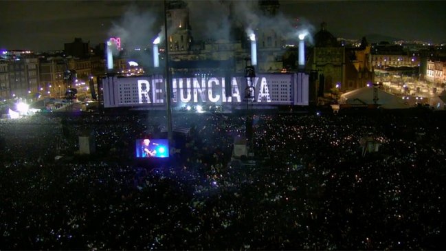 Roger Waters redobla críticas a Trump y Peña Nieto en multitudinario show en México
