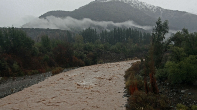 Informes de Aguas Andinas revelaron altas concentraciones de metales en río Maipo