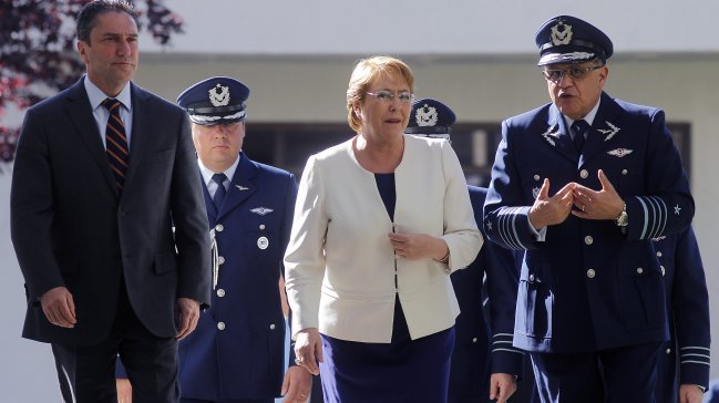 FACh develó placa que recuerda a uniformados víctimas de DD.HH.