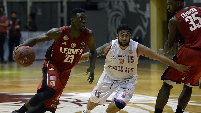 Colegio Los Leones se impuso ante Puente Alto y lidera en la Liga Nacional de Baloncesto