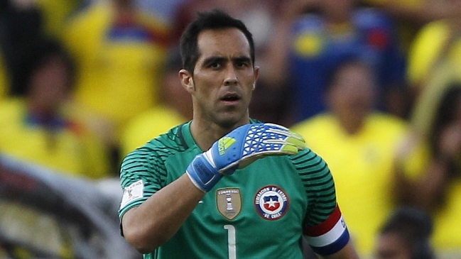 Claudio Bravo: No debemos venirnos abajo, tenemos un partido igual de importante con Perú