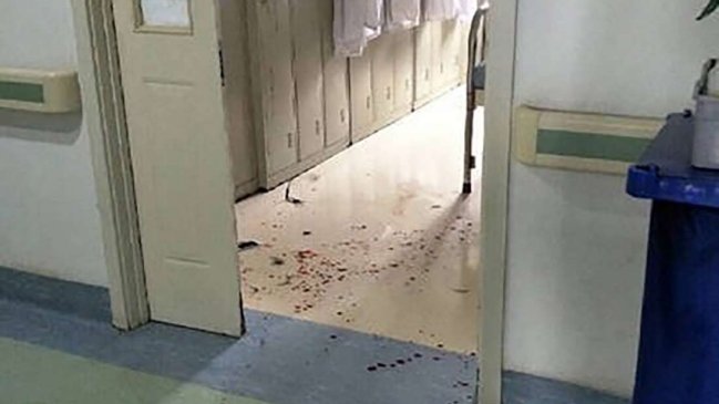 Padre apuñaló a un pediatra tras la muerte de su hija recién nacida