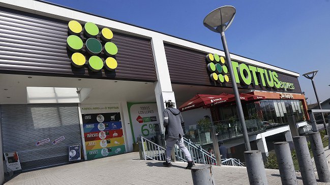 Supermercado fue condenado a indemnizar a cliente que sufrió robo de automóvil