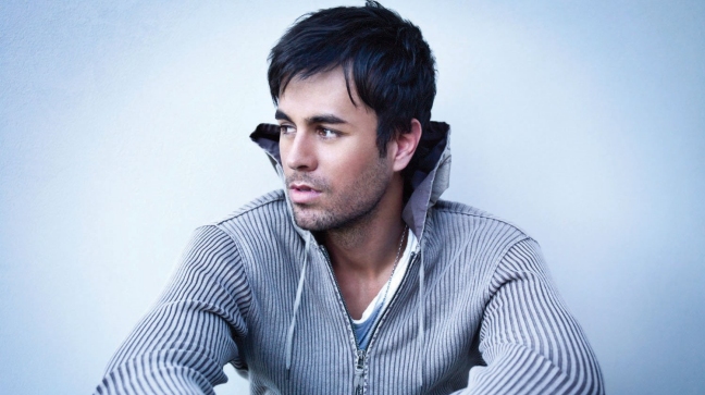 Enrique Iglesias arrasa en los Latin American Music Awards con cinco premios