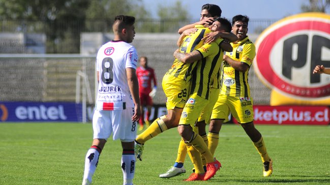 Everton venció a domicilio a Palestino y sacó ventaja en Copa Chile