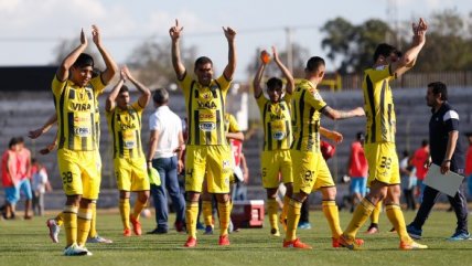 Everton festejó en su visita a Palestino por los octavos de final en Copa Chile