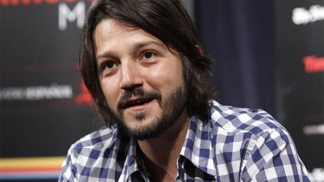 Diego Luna llamó a los hispanos a registrarse y votar contra Trump