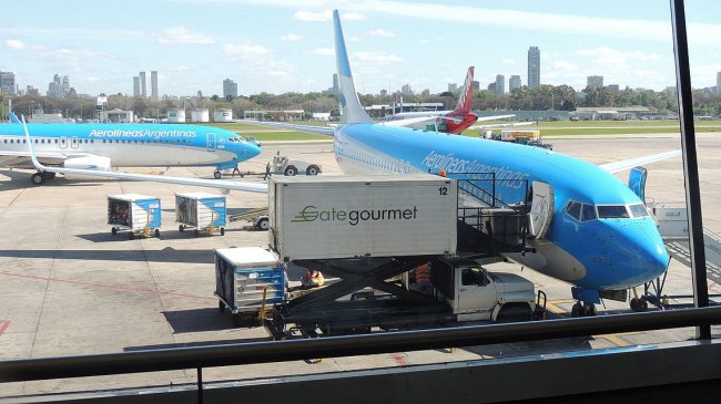 Decenas de vuelos cancelados en Argentina por protestas sindicales