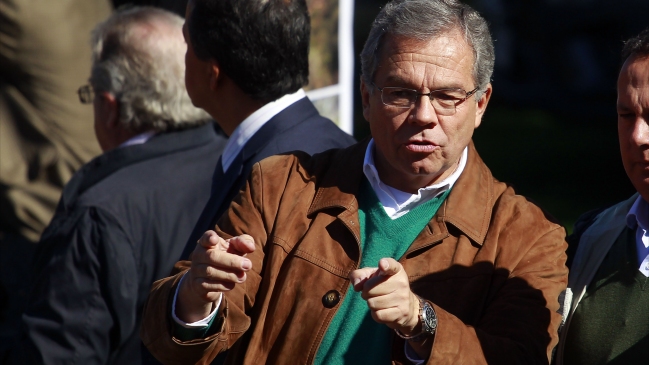 Encuesta muestra amplia ventaja de Raúl Donckaster en elección de La Reina