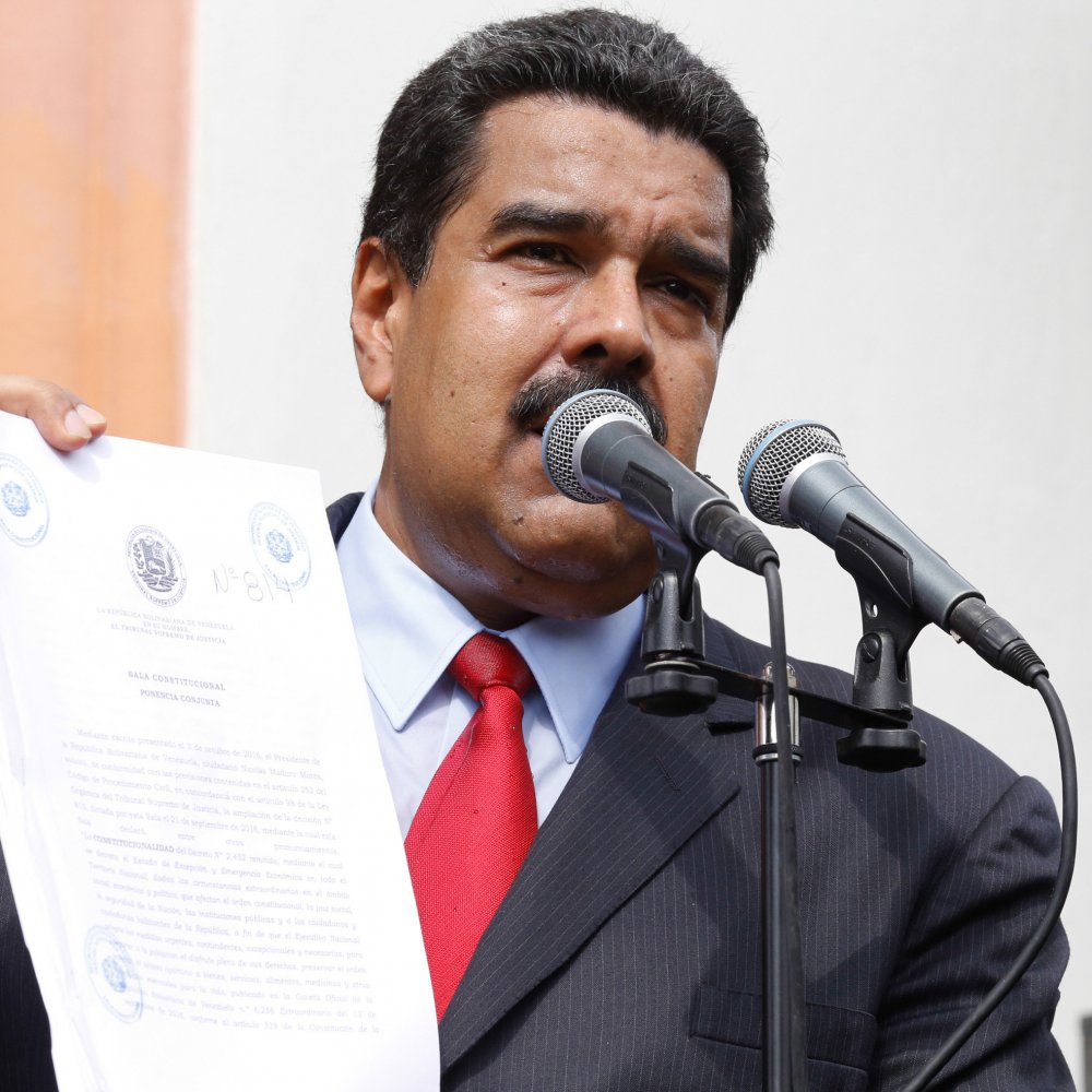 Maduro decretó presupuesto sin pasarlo al Parlamento y pidió apoyo 
