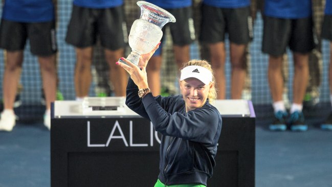 Caroline Wozniacki se adjudicó el WTA de Hong Kong superando a Kristina Mladenovic