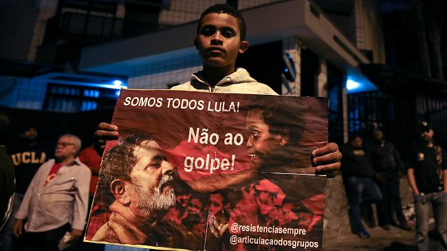 Adherentes hicieron vigilia por eventual arresto de Lula da Silva