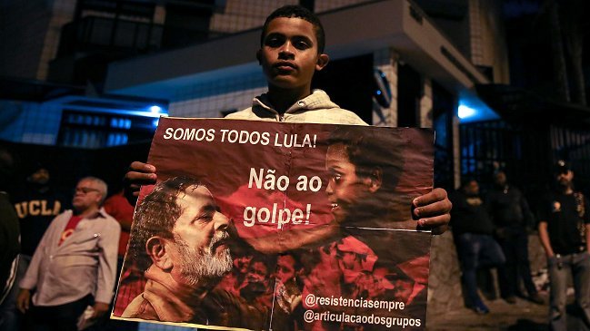 Adherentes hicieron vigilia por eventual arresto de Lula da Silva