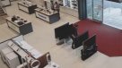 Despistado cliente destruyó cuatro televisores en apenas cuatro segundos