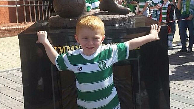Hincha de Celtic de cinco años pidió perdón al club por perderse un partido