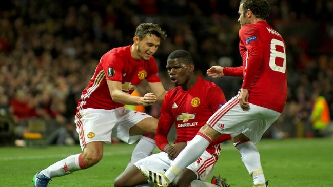 Manchester United goleó a Fenerbache y es líder del grupo A de la Europa League