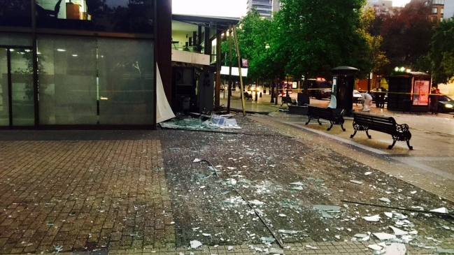 Sujetos hicieron explotar cajero en sucursal bancaria en Las Condes