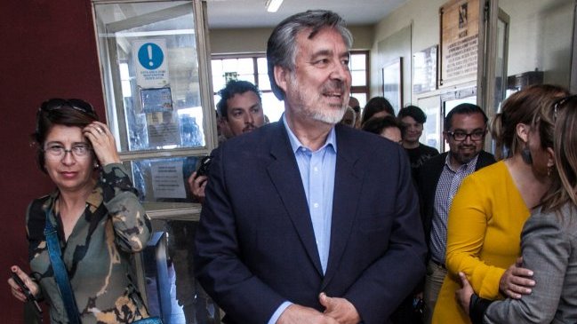 Guillier: Tenemos que preguntarnos si va a seguir la Nueva Mayoría