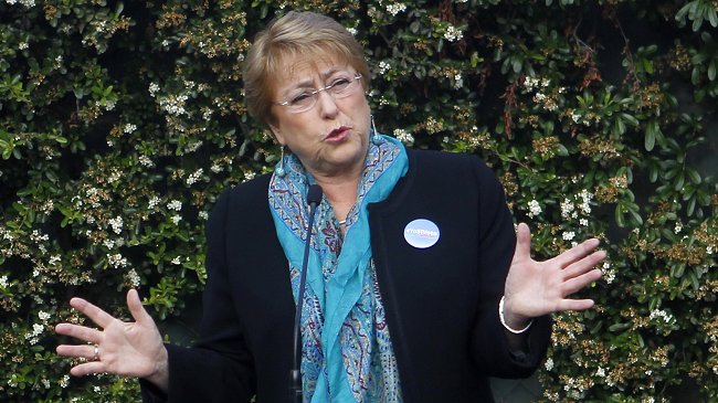 Dos olvidos marcaron accidentada votación de Michelle Bachelet