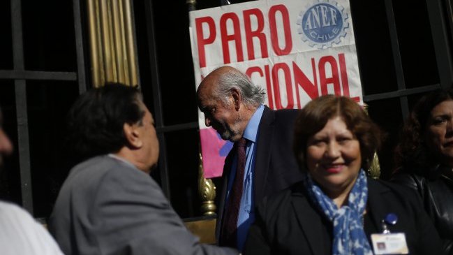 Funcionarios públicos anunciaron paro nacional de 72 horas por reajuste salarial