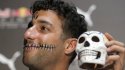 Daniel Ricciardo enfrentó una conferencia de prensa pintado como calavera