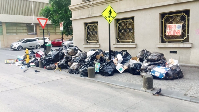Mesa del Sector Público no asegura retiro de basura pese a suspensión del paro