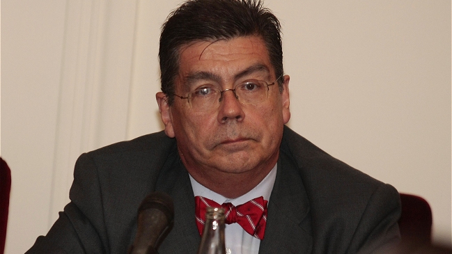 Ex rector Luis Riveros anunció candidatura presidencial 