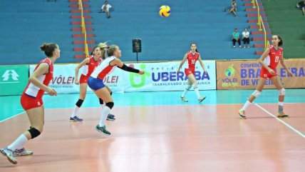 Chile cayó frente a Brasil y complicó sus chances en el Sudamericano Sub 20 de voleibol femenino