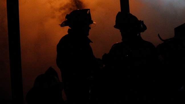 Hombre falleció en incendio provocado por él mismo en Viña del Mar