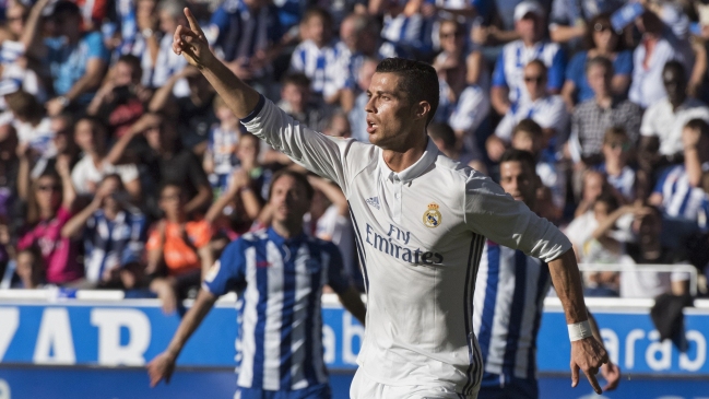 Real Madrid goleó a Alavés y consolidó su liderato en la liga española