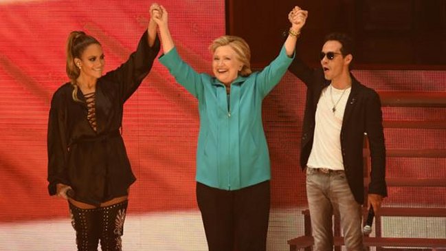 Jennifer López y Marc Anthony cantaron bajo la lluvia en apoyo a Hillary Clinton
