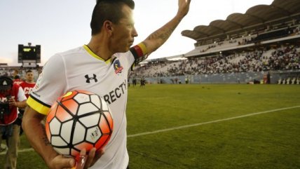 Esteban Paredes brilló con una tripleta en el empate de Colo Colo y San Luis