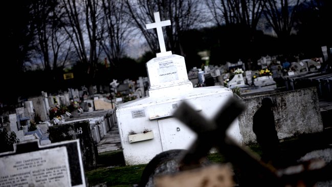 Estudio: 50 por ciento de los chilenos prefiere ser sepultado al momento de su muerte