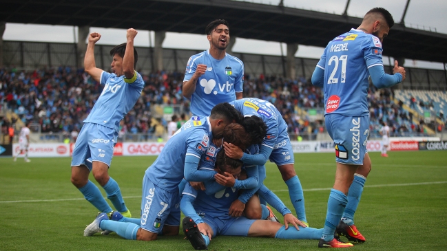 O'Higgins derrotó en la agonía a Palestino y se mantuvo en la lucha por el torneo
