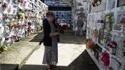   Viñamarinos visitan Cementerio Santa Inés en el 