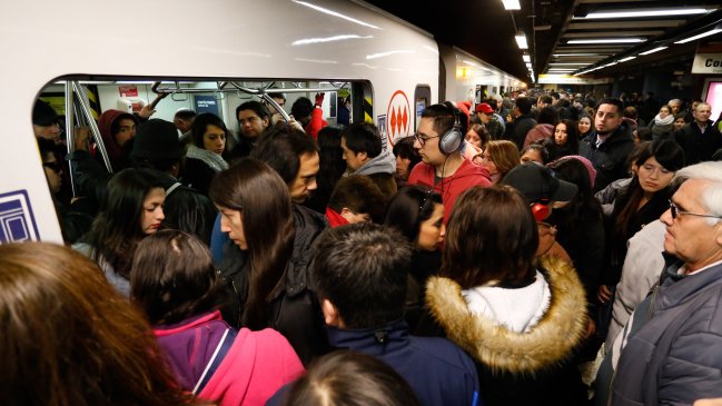 Metro de Santiago tiene una de las densidades de pasajeros más altas del mundo