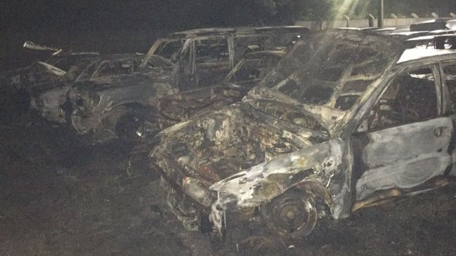 Encapuchados incendiaron vehículos en corralón municipal en Concepción