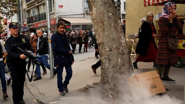 Turquía concluirá en 2017 muro de 911 kilómetros en frontera con Siria