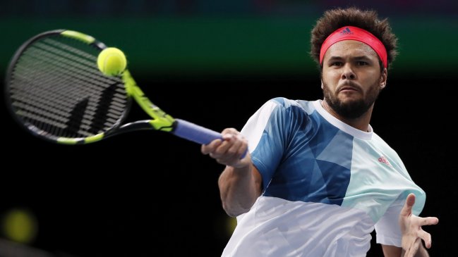 Jo-Wilfried Tsonga sigue en carrera en París-Bercy tras vencer a Kei Nishikori