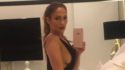   Jennifer López se empodera con sexys selfies 