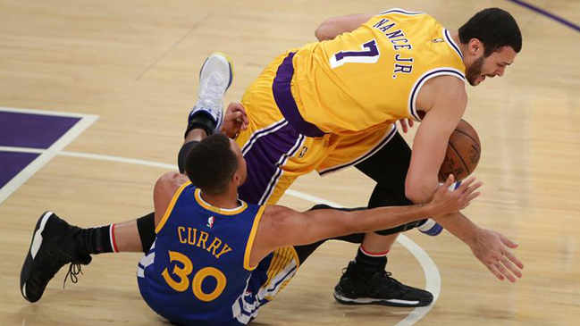 Sorpresiva caída de Warriors ante Lakers y triunfal regreso de Rose a Chicago