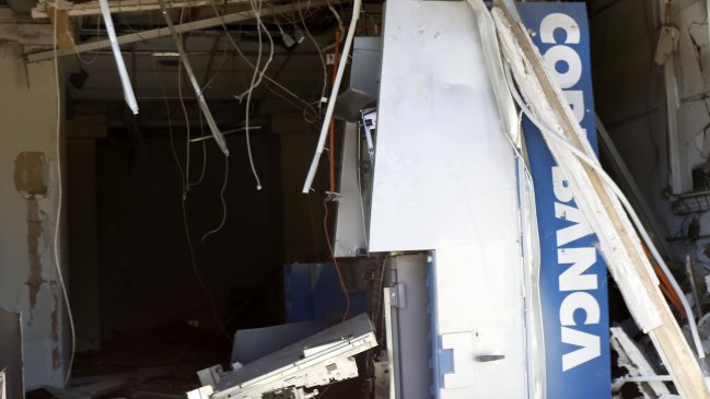 Delincuentes hicieron explotar cajero automático en Ñuñoa